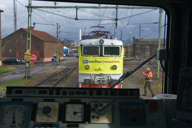 081110_8329.jpg - Oj oj oj! Här var det minsann inte lätt att mötas.